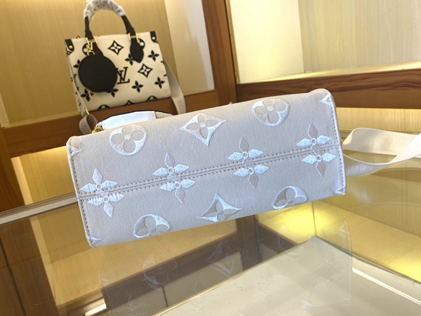 ルイヴィトンバッグ着用イメージ